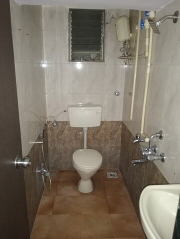 Master Bedroom in 1 RK Apartment at Bindra Complex, Andheri East – for Rent