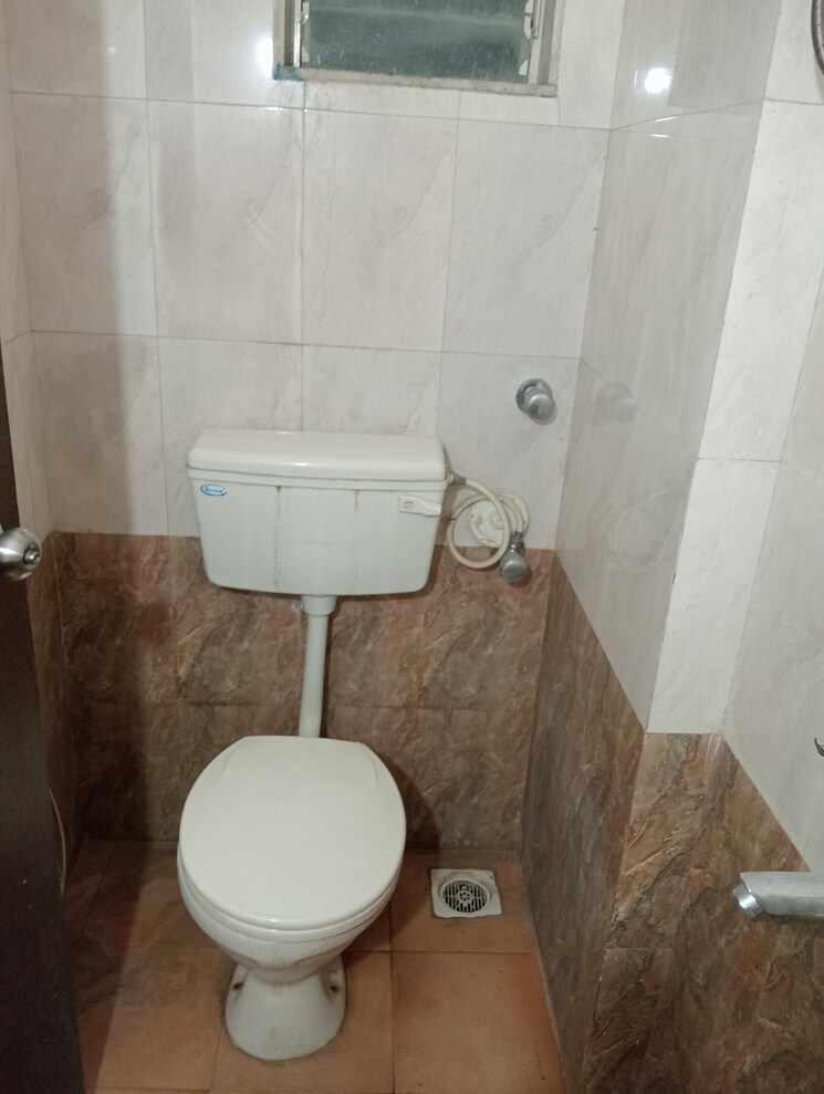 Bathroom, bindra-orchid 2 Bedroom 950 Sq.Ft. Apartment In Andheri East Mumbai 7969882