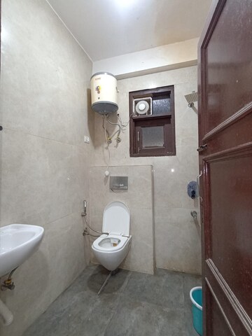 Bathroom in 1 BHK Builder Floor at Saket – for Rent