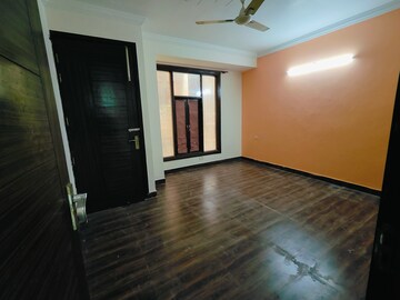 Room in 3 BHK Builder Floor at Chattarpur – for Rent