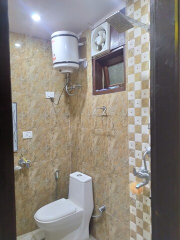 Master Bedroom in 1 BHK Builder Floor at Sultanpur – for Rent