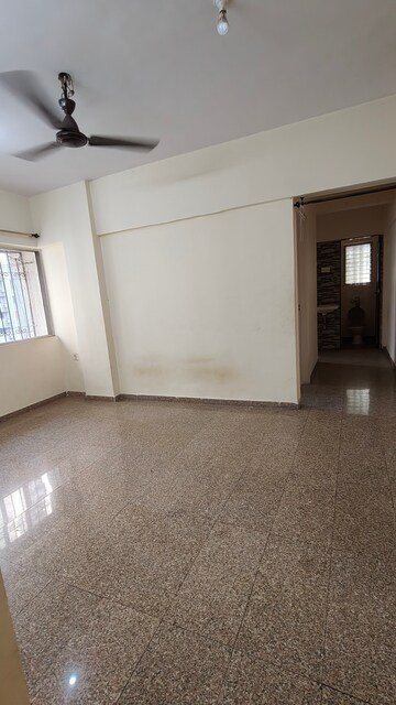 Room in 1 BHK Apartment at Valentine Apartments, Goregaon East – for Rent