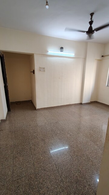 Room in 1 BHK Apartment at Valentine Apartments, Goregaon East – for Rent