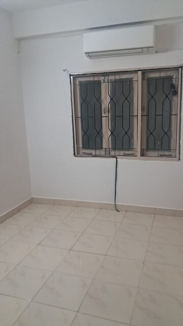 Room in 3 BHK Apartment at Bhanu Township, Hafeezpet – for Rent