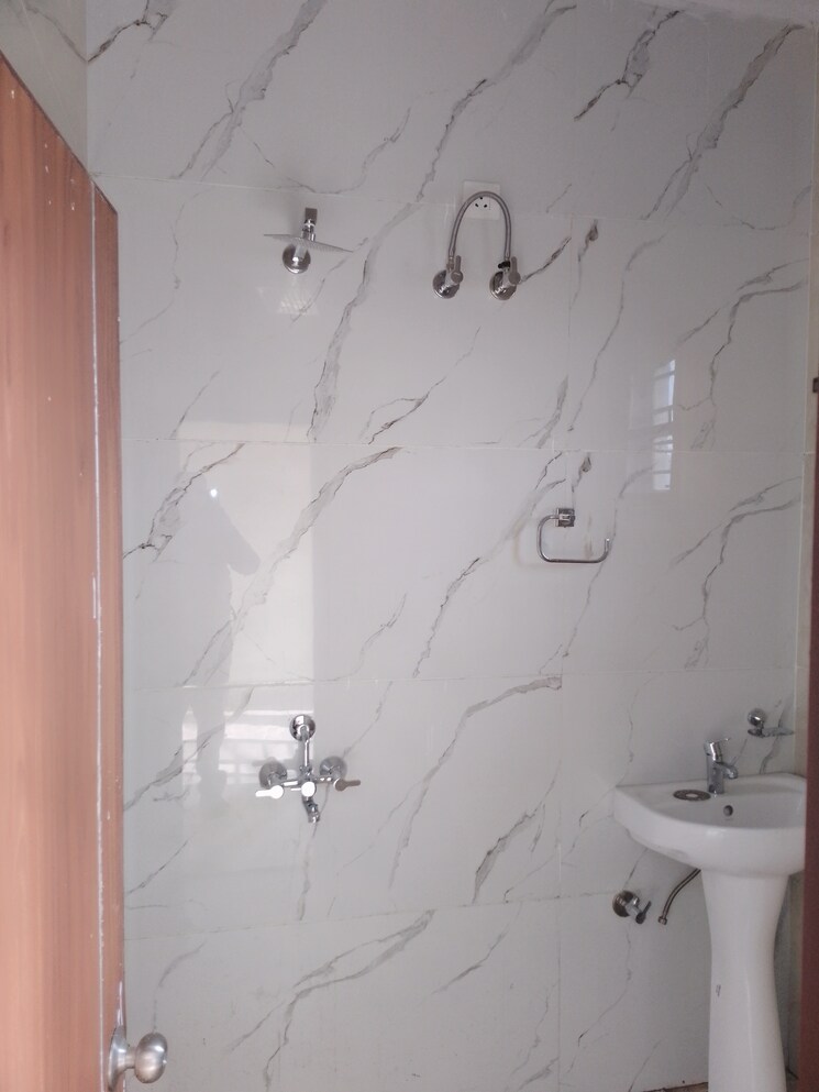 Bathroom, sector 115 3 Bedroom 125 Sq.Yd. Apartment In Sector 115 Mohali 7970348