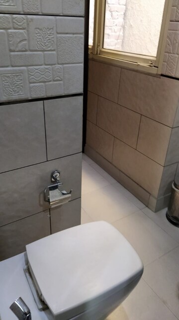 Bathroom in 1.5 BHK Apartment at Malviya Nagar – for Rent
