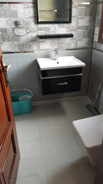 Furnished Amenities in 1.5 BHK Apartment at Malviya Nagar – for Rent
