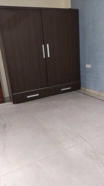 Room in 1.5 BHK Apartment at Malviya Nagar – for Rent