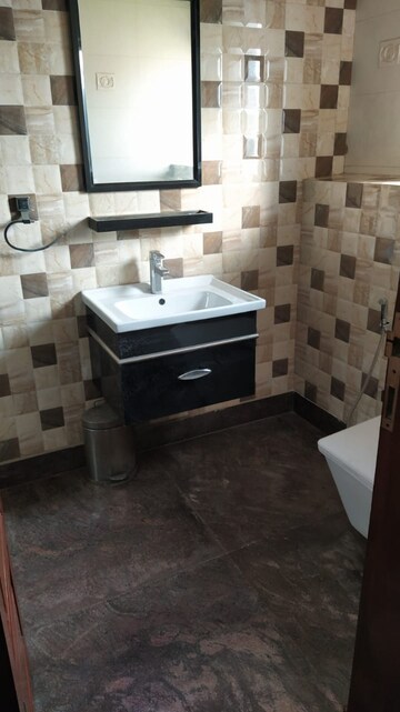 Bathroom in 1.5 BHK Apartment at Malviya Nagar – for Rent
