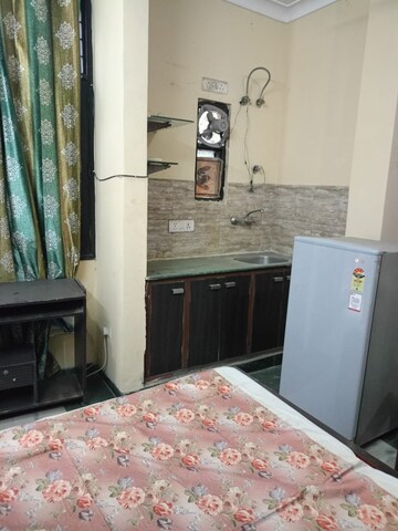 Living Room in 1 RK Builder Floor at Ansal Sushant Lok I, Sector 43 – for Rent