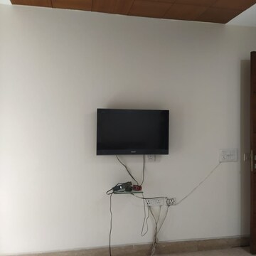 Furnished Amenities in 3 BHK Apartment at Shivalik Colony – for Rent