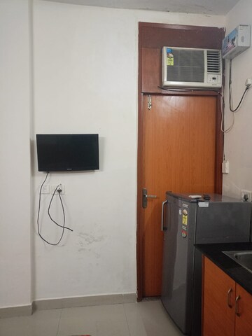 Room in 1 BHK Builder Floor at Ansal Sushant Lok I, Sector 43 – for Rent
