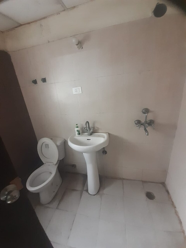 Bathroom, futec-gateway 2 Bedroom 1138 Sq.Ft. Apartment In Sector 75 Noida 7970457