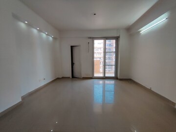 Room in 4 BHK Apartment at Tulip Ivory, Sector 70 – for Sale