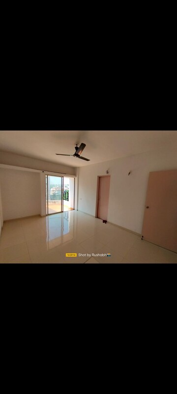Room in 2 BHK Apartment at Gulmohar City, Kharadi – for Rent