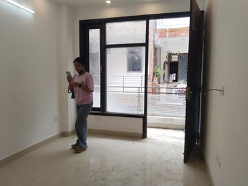 Parking in 1 BHK Builder Floor at Saket – for Rent