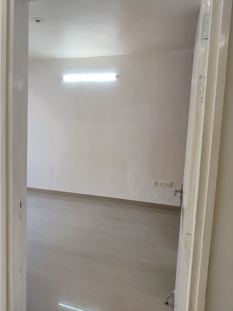 Master Bedroom, tulip-ivory 4 Bedroom 2400 Sq.Ft. Apartment In Sector 70 Gurgaon 7970541