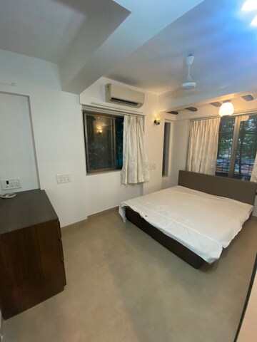 Team Area in 3 BHK Apartment at Gold Mist, Vile Parle West – for Rent