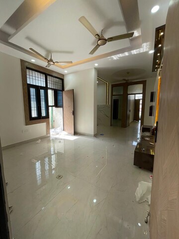 Master Bedroom in 3 BHK Apartment at Shri Laxmi Celebration Residency, Vasundhara Sector 2b – for Rent