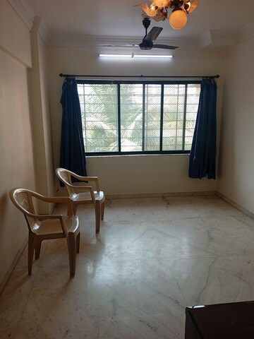 Room in 1 BHK Apartment at Everest Gardens CHS, Ghatkopar East – for Rent