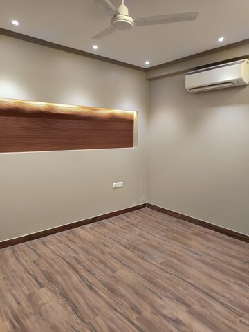 Furnished Amenities in 3 BHK Builder Floor at Sector 19, Dwarka – for Rent