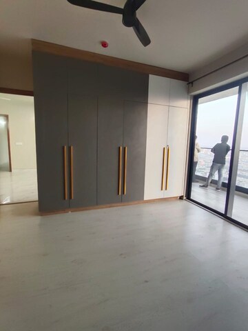 Room in 4 BHK Apartment at Bestech Park View Spa, Sector 47 – for Sale