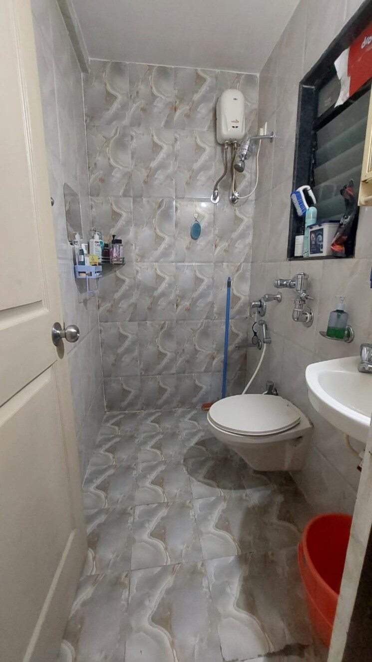 Bathroom, suncity-complex 2 Bedroom 950 Sq.Ft. Apartment In Powai Mumbai 7970637
