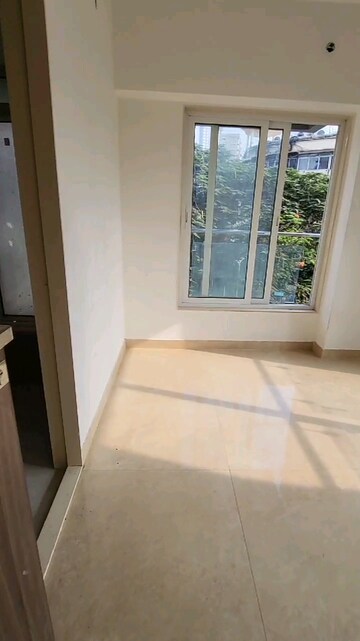 Bedroom in 2 BHK Apartment at Matunga West – for Rent
