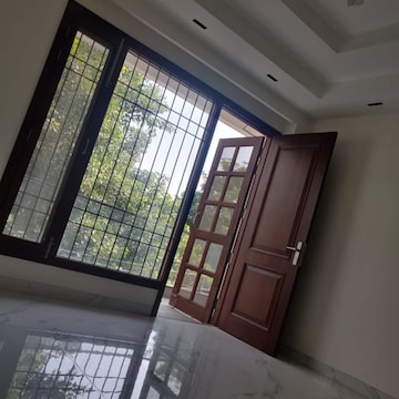 Balcony in 3 BHK Builder Floor at Sector 45 – for Rent