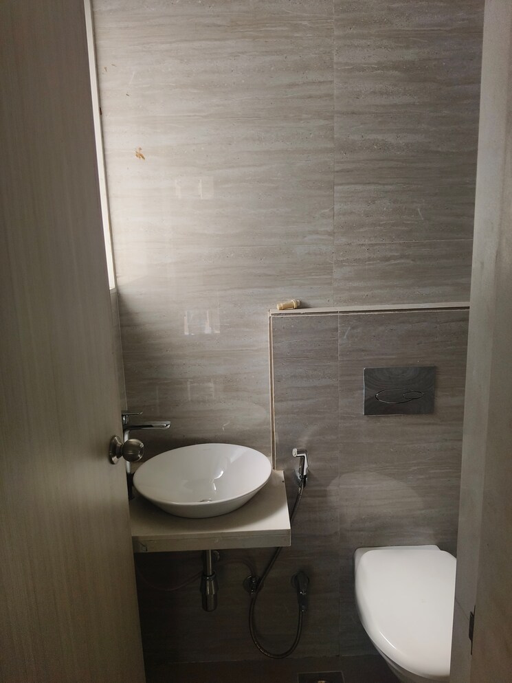 Bathroom, vihang-vermont 2 Bedroom 750 Sq.Ft. Apartment In Ghodbunder Road Thane 7970673