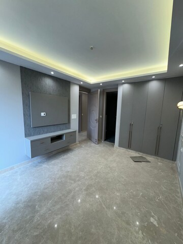Room in 3 BHK Builder Floor at Paschim Vihar – for Rent