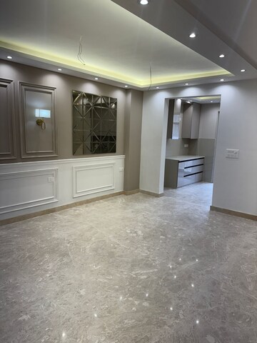 Room in 3 BHK Builder Floor at Paschim Vihar – for Rent