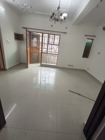 Master Bedroom in 2 BHK Apartment at Sector 11 Dwarka – for Rent