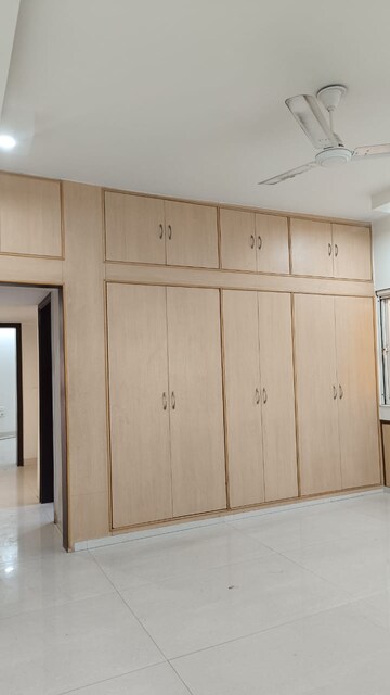 Room in 3 BHK Builder Floor at Paschim Vihar – for Rent