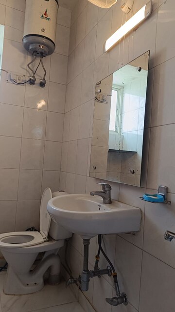  3 BHK Builder Floor at Paschim Vihar – for Rent