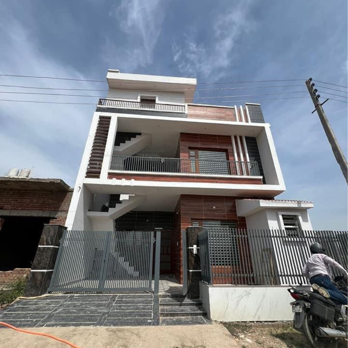 4 BHK + Pooja Room Villa For Sale in Kharar Estate