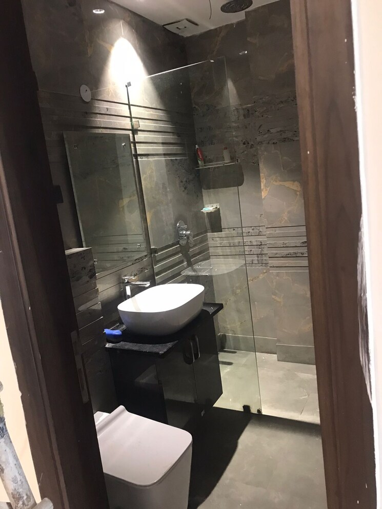 Bathroom, paschim vihar 3 Bedroom 1645 Sq.Ft. Builder Floor In Paschim Vihar Delhi 7970738