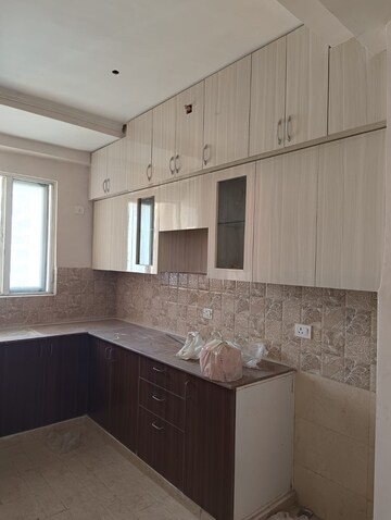 Master Bedroom in 3 BHK Apartment at Amrapali Golf Homes, Sector 4, Greater Noida – for Rent