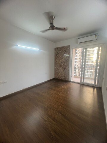 Room in 3 BHK Apartment at Ace Divino, Sector 1 Greater Noida – for Rent