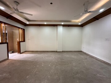 Room in 3 BHK Builder Floor at Paschim Vihar – for Rent
