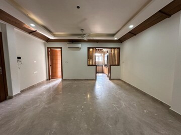 Room in 3 BHK Builder Floor at Paschim Vihar – for Rent