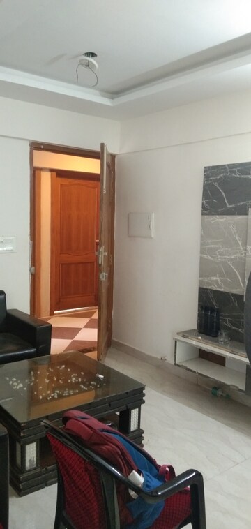 Living Room in 2 BHK Apartment at Alkapuri – for Rent