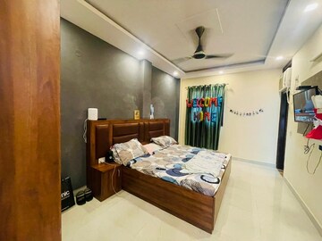 Bedroom in 1 BHK Builder Floor at Ansal Sushant Lok I, Sector 43 – for Rent