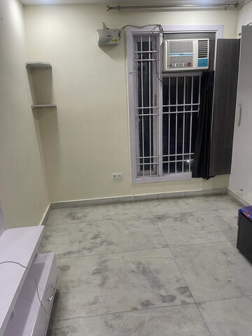 Room in 2 BHK Builder Floor at Paschim Vihar – for Rent