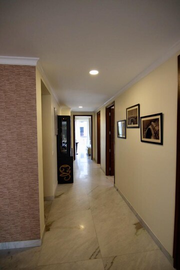 Room in 3.5 BHK Apartment at Anant Raj The Estate Floors, Sector 63a – for Rent
