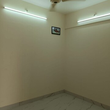 Room in 2 BHK Apartment at Harsh Bakul, Matunga – for Rent