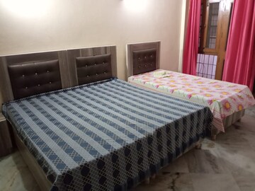 Bedroom in 3 BHK Builder Floor at Sewa Corporate Park, Sector 25 – for Rent