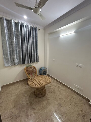 Living Room in 2 BHK Builder Floor at Ansal Sushant Lok I, Sector 43 – for Rent