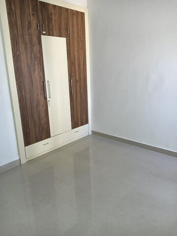 Room in 2.5 BHK Apartment at AWHO Shanti Vihar, Sector 95 – for Rent