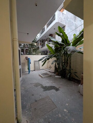 Master Bedroom in 2 BHK Builder Floor at Palam Vihar Residents Association, Palam Vihar – for Rent